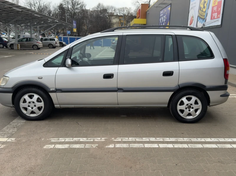Opel Zafira 2.2 dizel 7 местен, снимка 8 - Автомобили и джипове - 53289327