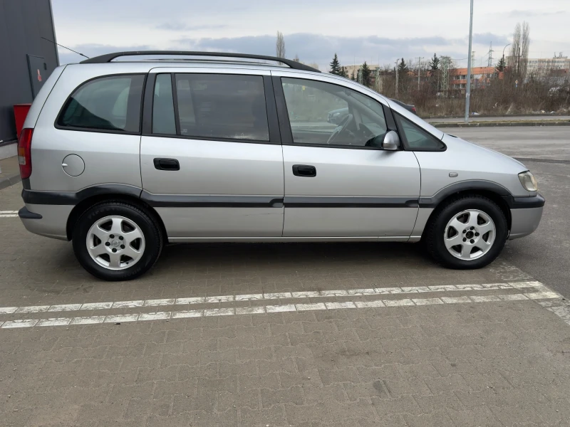 Opel Zafira 2.2 dizel 7 местен, снимка 4 - Автомобили и джипове - 53289327