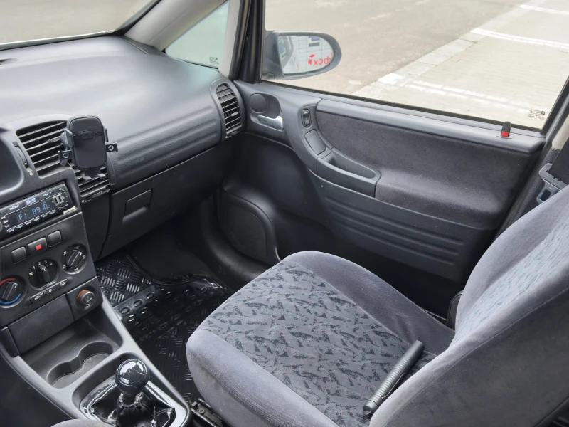 Opel Zafira 2.2 dizel 7 местен, снимка 13 - Автомобили и джипове - 53289327