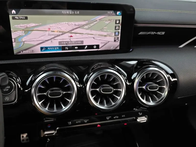 Mercedes-Benz CLA 45 AMG S 4Matic+ , снимка 14 - Автомобили и джипове - 55952730