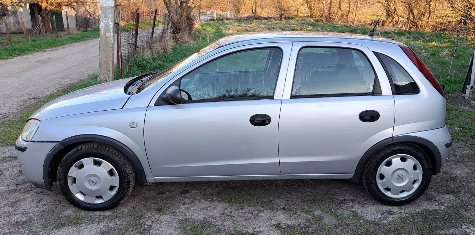 Opel Corsa 1.2 16в 75кс - изображение 6