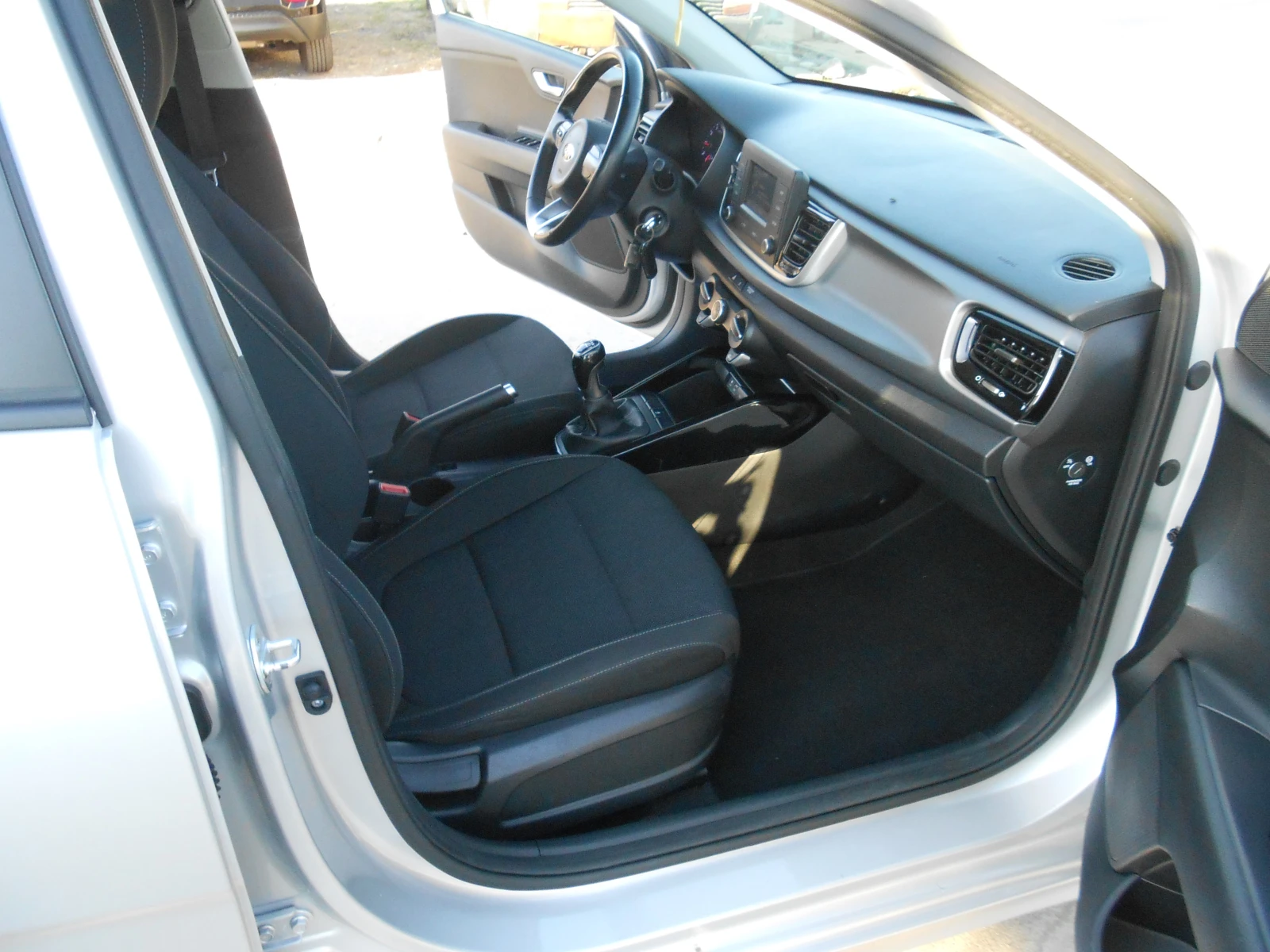 Kia Rio 1.0i-Euro-6B-Kamera | Mobile.bg — изображение 17