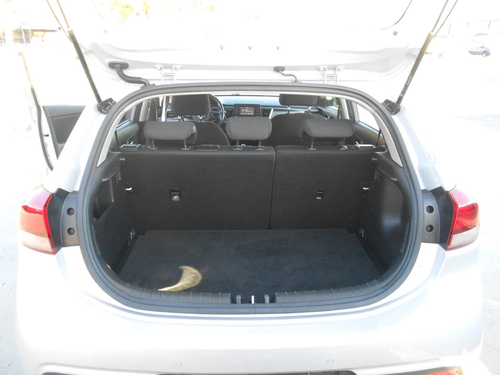 Kia Rio 1.0i-Euro-6B-Kamera | Mobile.bg — изображение 11
