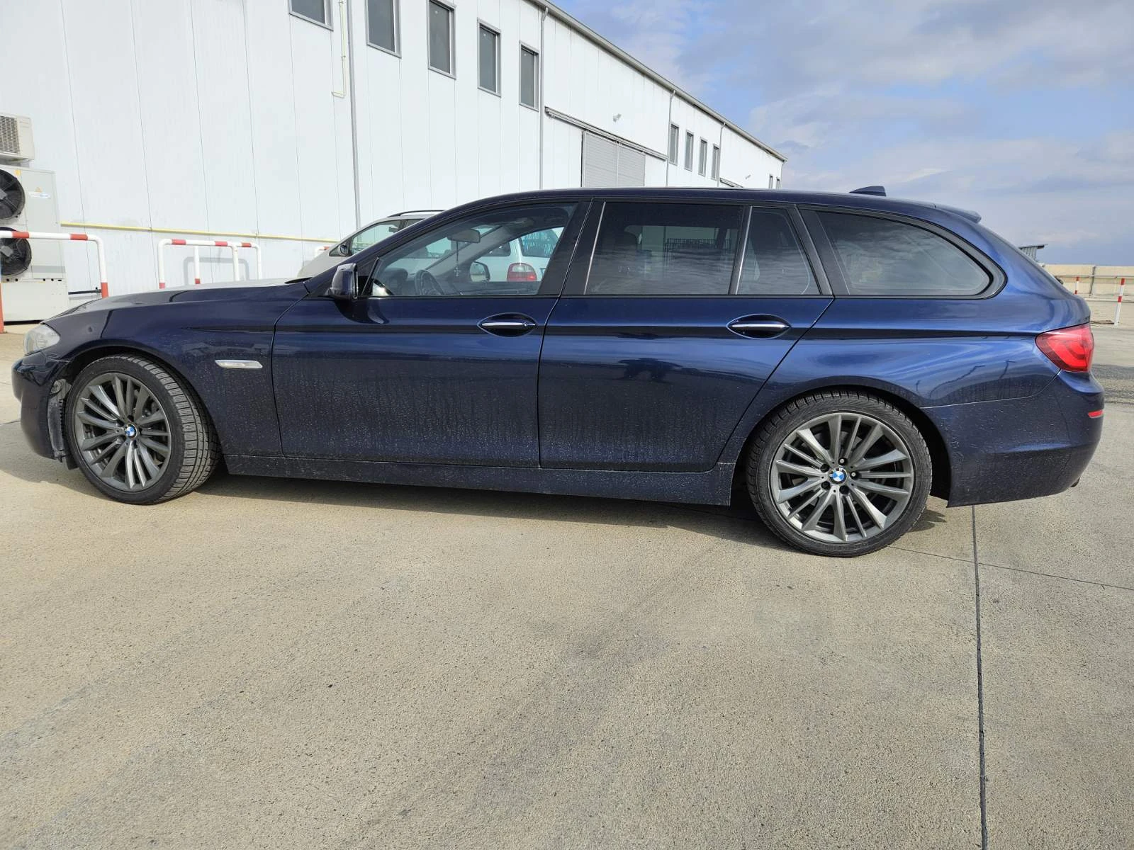 BMW 525 3.0D Touring - изображение 5
