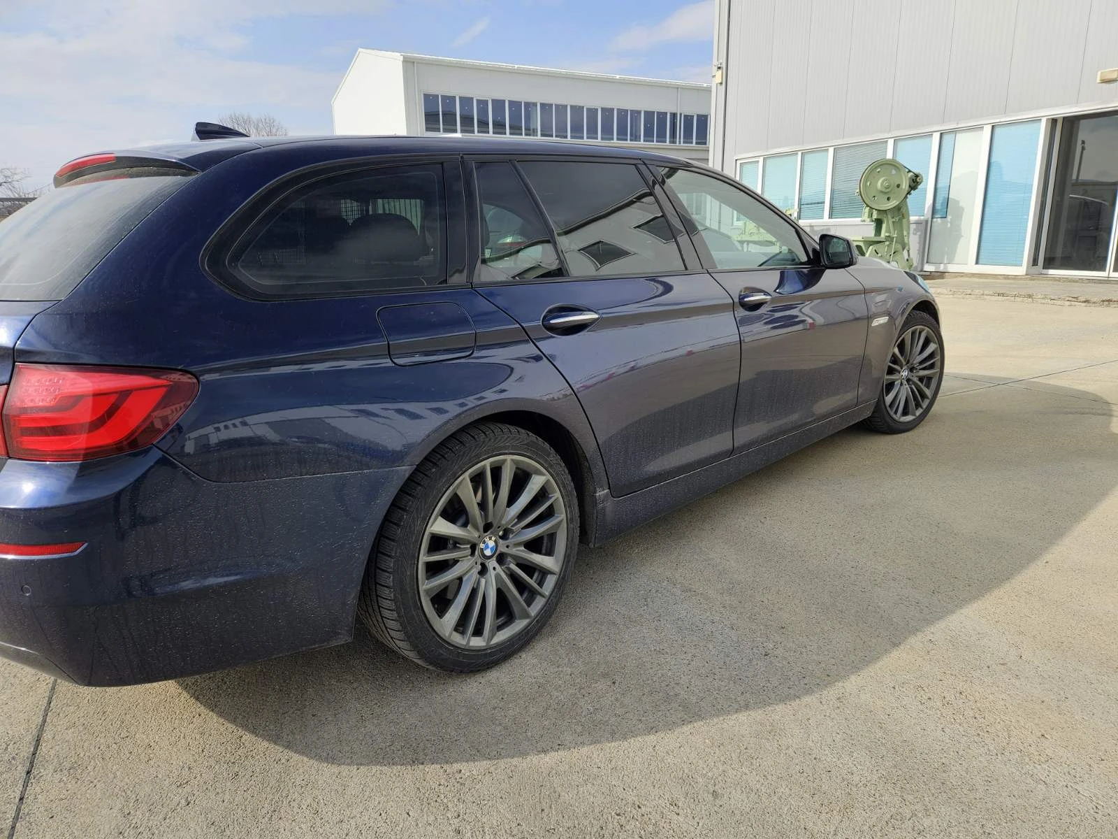 BMW 525 3.0D Touring - изображение 3
