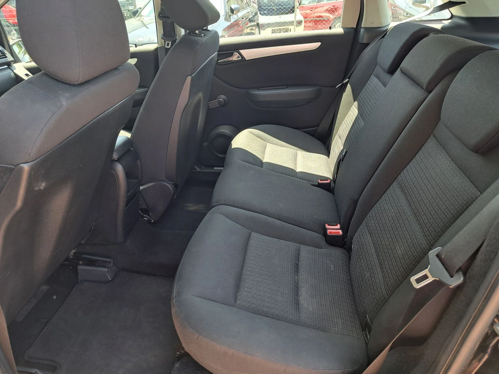 Mercedes-Benz B 180 Avangarde  - изображение 8