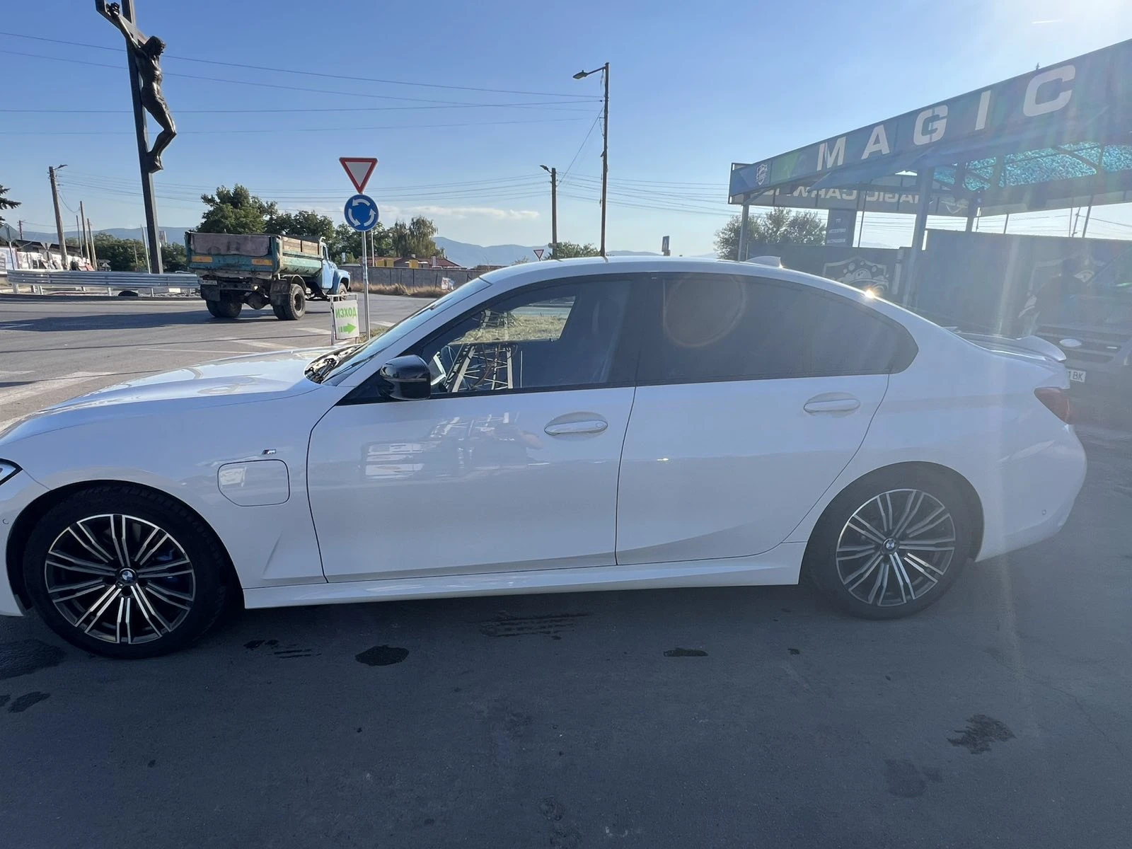 BMW 330 XDrive - изображение 2