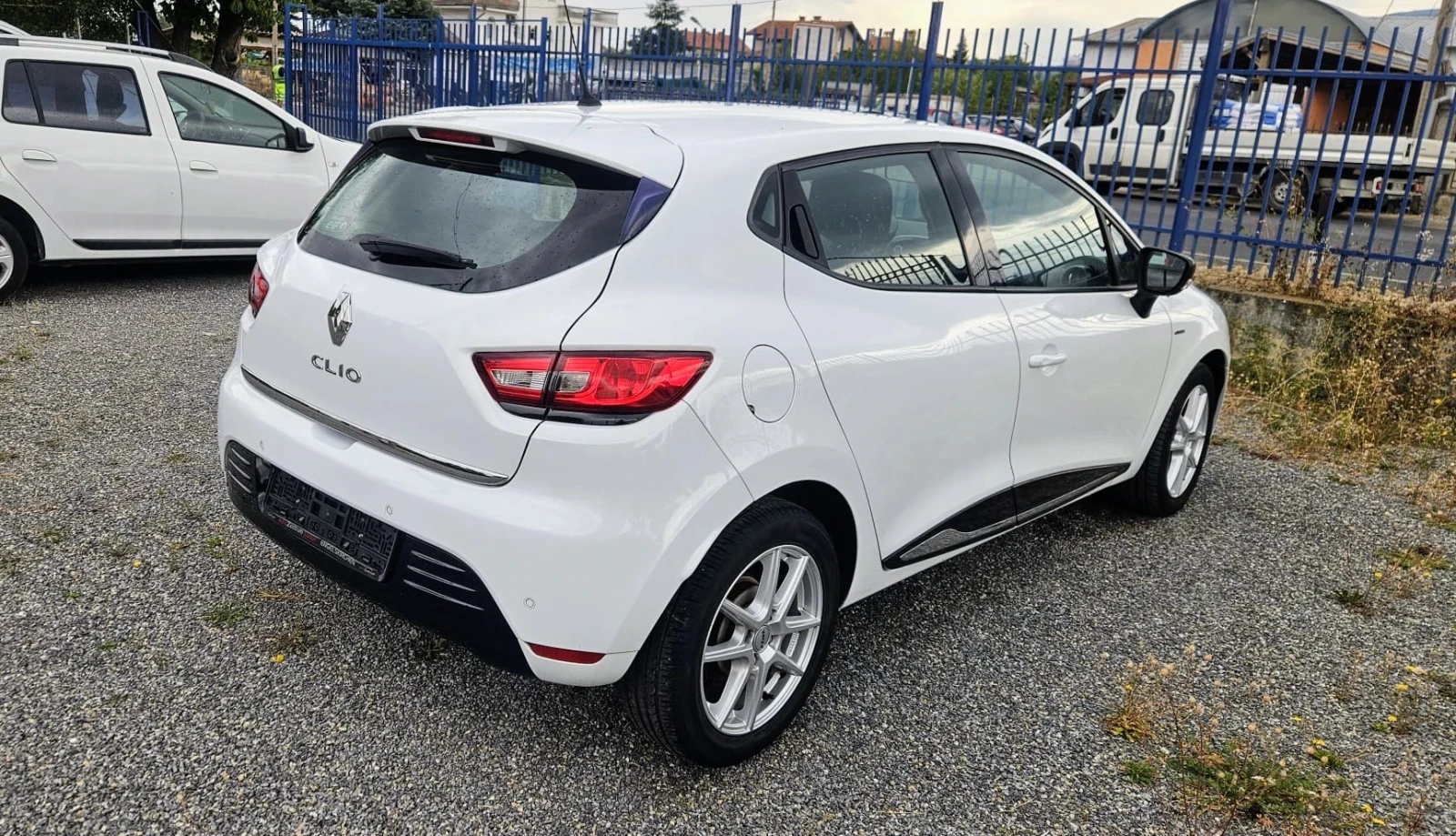 Renault Clio 1.2i 61090км - изображение 4
