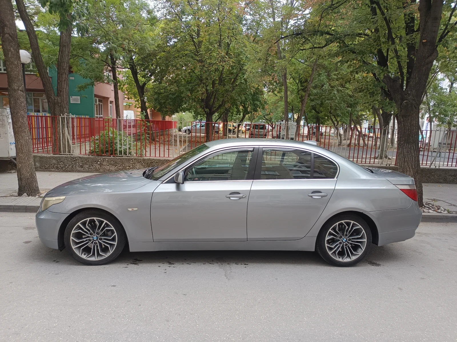 BMW 530 Газ, бензин - изображение 8