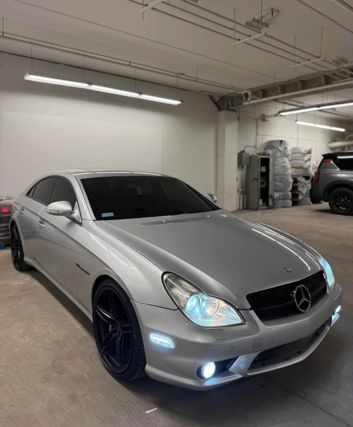 Mercedes-Benz CLS 55 AMG V8 KOMPRESSOR * * FULL * * CARFAX * * АВТО КРЕДИТ  - изображение 3