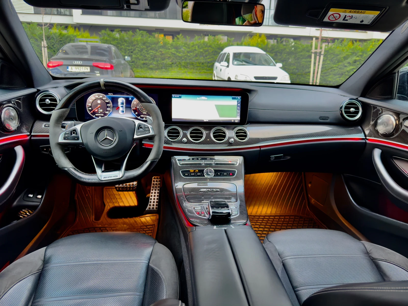 Mercedes-Benz E 43 AMG Е63-pack/CARBON/BURMESTER/4matic/Digital/Генерация, снимка 10 - Автомобили и джипове - 53407622