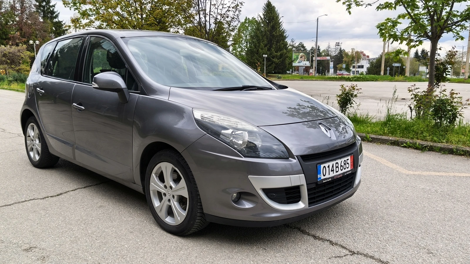 Renault Scenic 1.5DCi , снимка 7 - Автомобили и джипове - 54388321