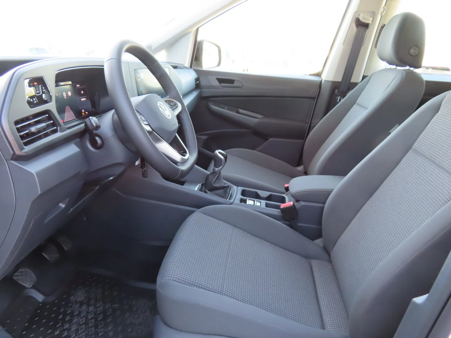 VW Caddy, снимка 5 - Автомобили и джипове - 56421917