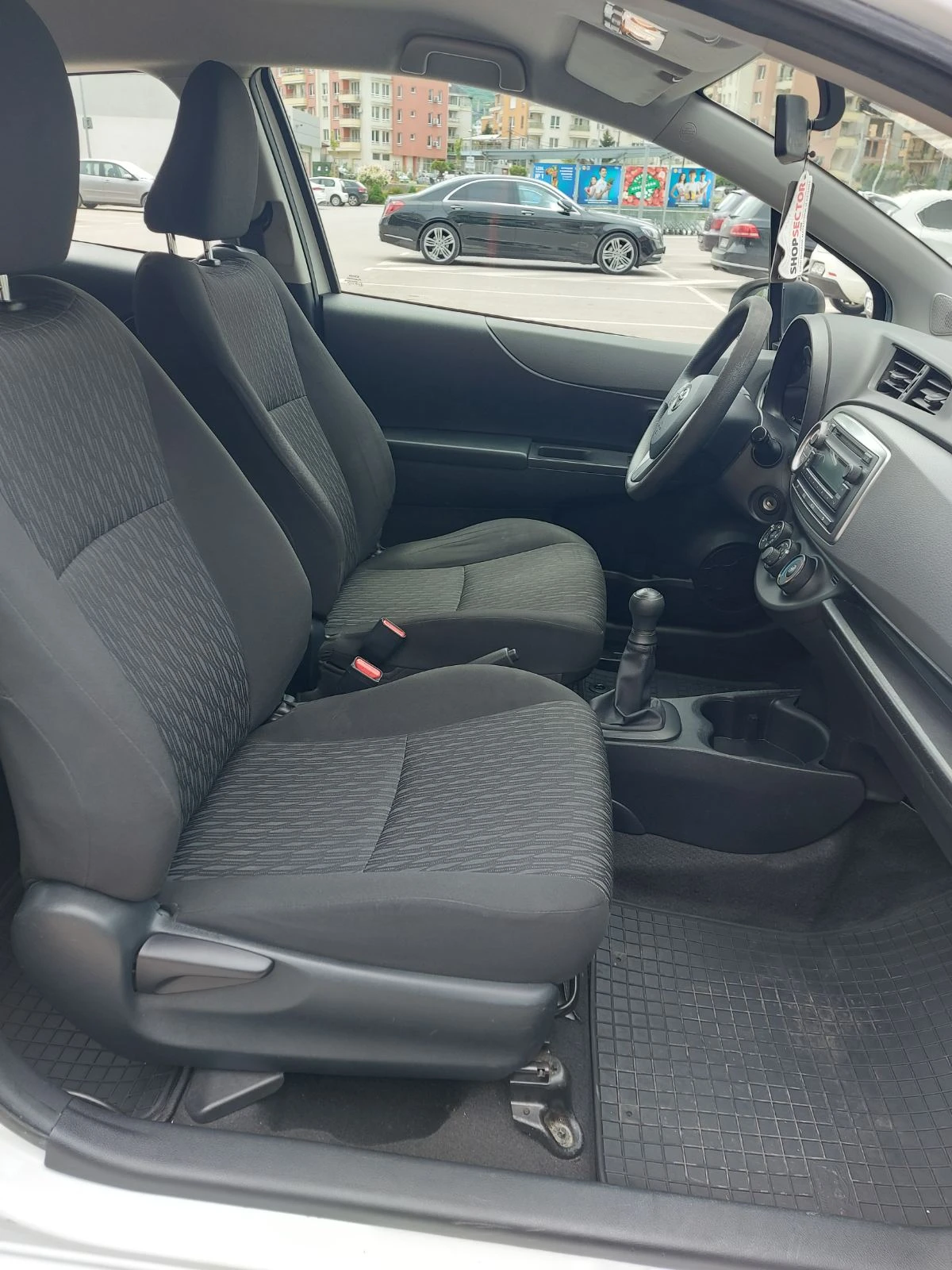 Toyota Yaris, снимка 13 - Автомобили и джипове - 54610565