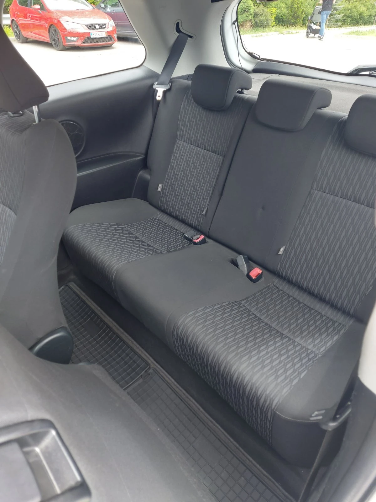 Toyota Yaris, снимка 14 - Автомобили и джипове - 54610565