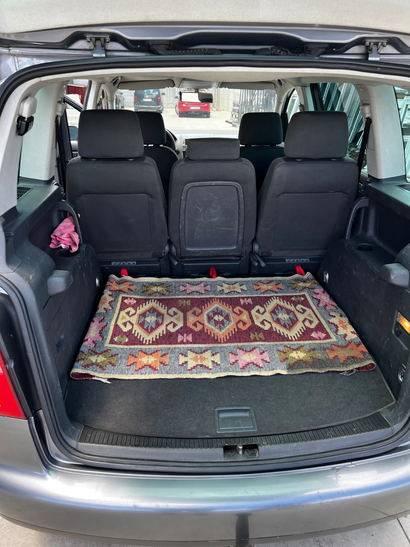 VW Touran, снимка 10 - Автомобили и джипове - 54810966