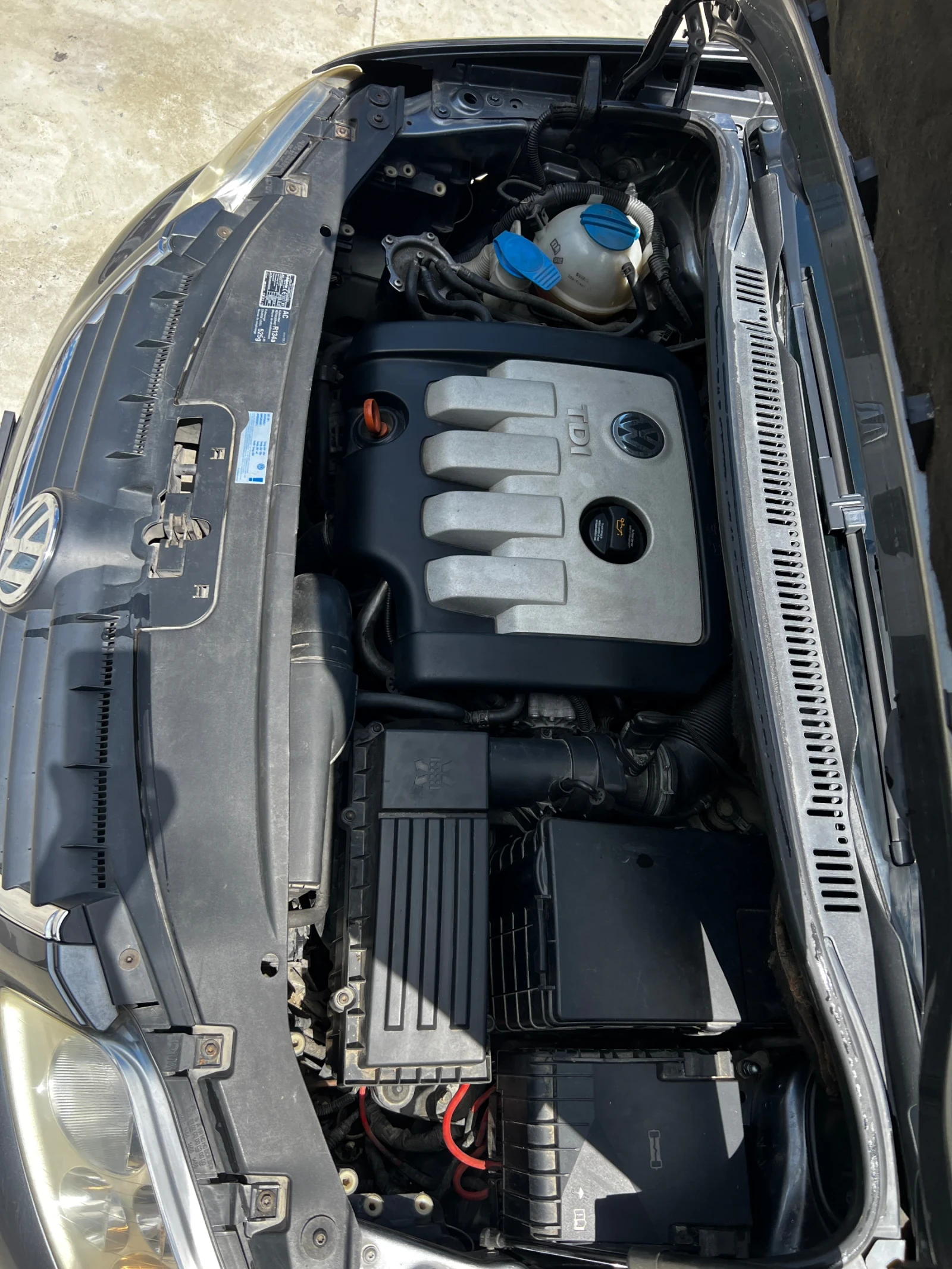 VW Touran, снимка 17 - Автомобили и джипове - 54810966