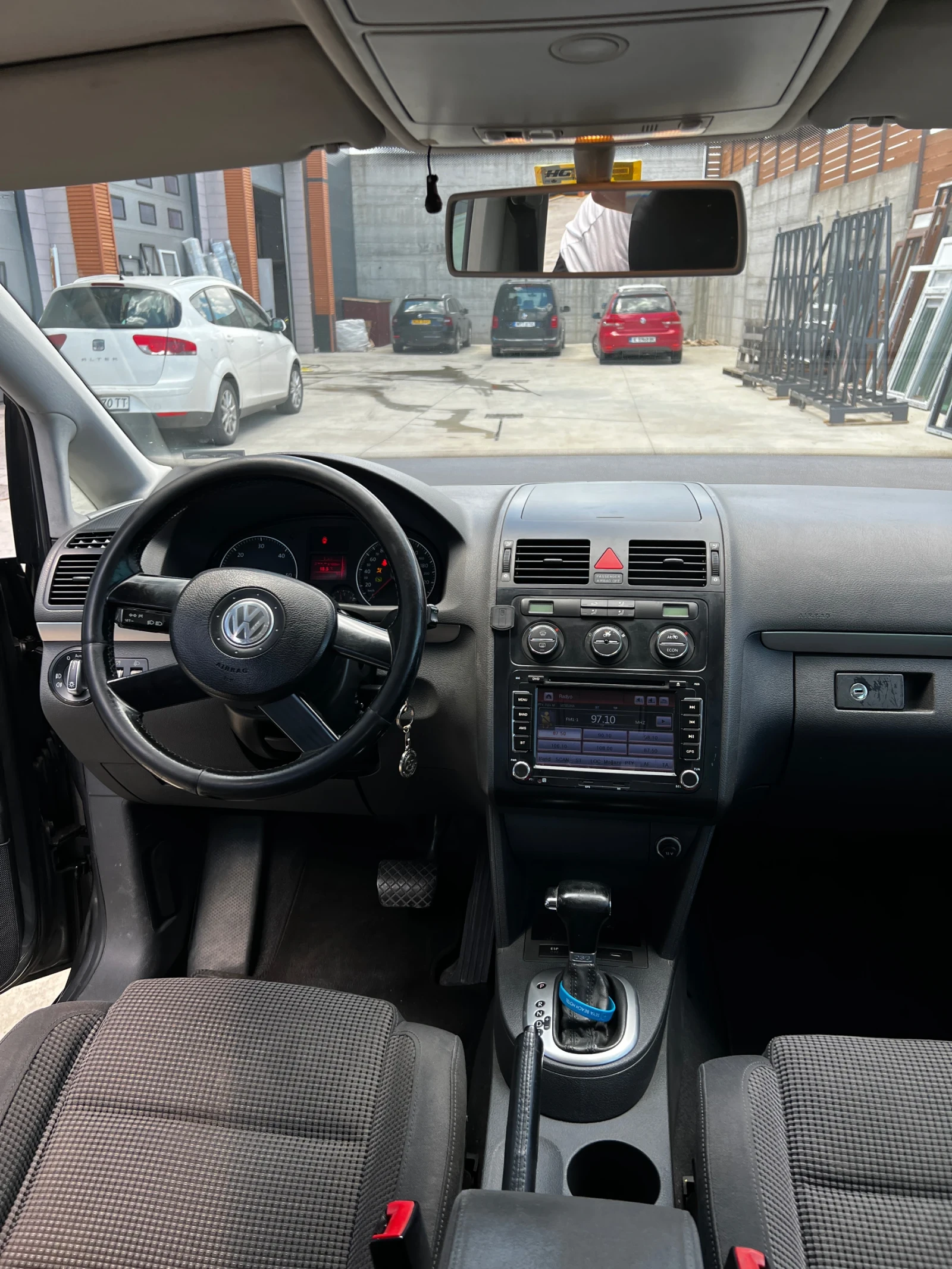 VW Touran, снимка 9 - Автомобили и джипове - 54810966