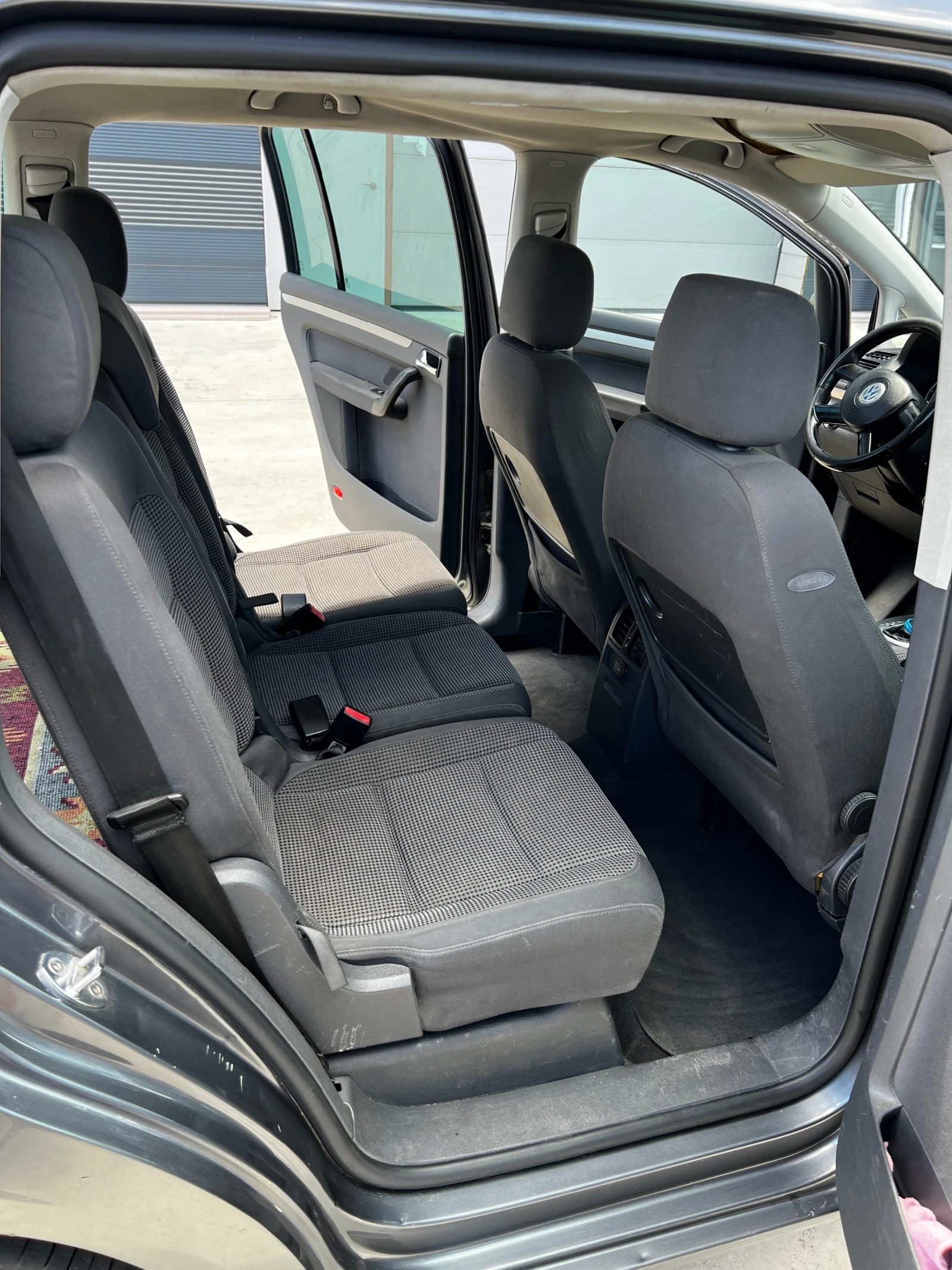 VW Touran, снимка 11 - Автомобили и джипове - 54810966