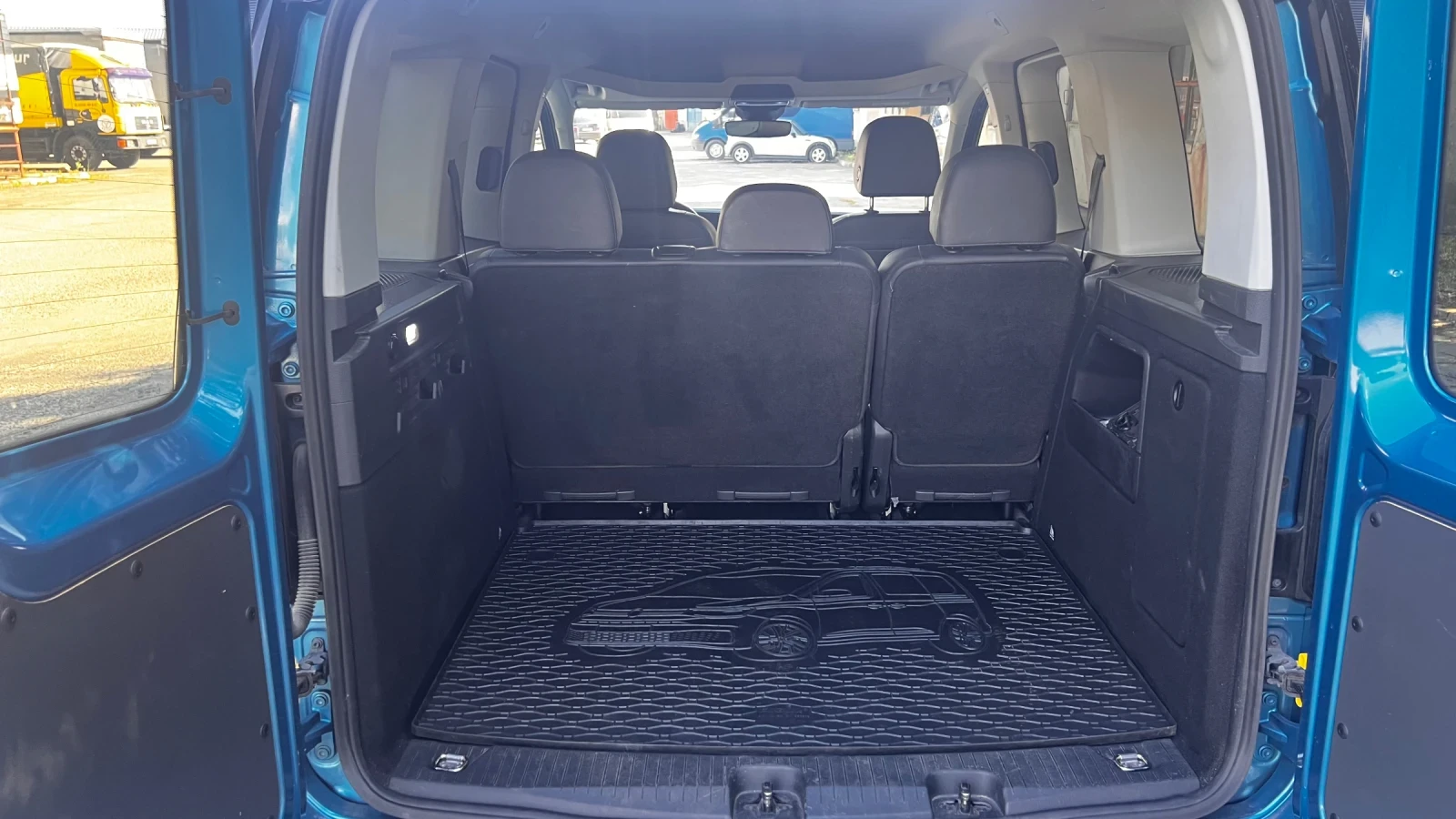 VW Caddy, снимка 7 - Автомобили и джипове - 54912467