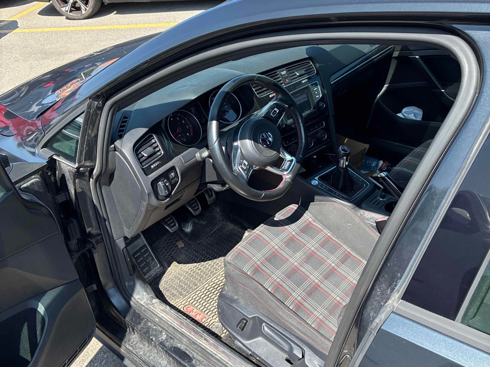 VW Golf  Manual FWD 2.0L / CARFAX , снимка 7 - Автомобили и джипове - 55912649