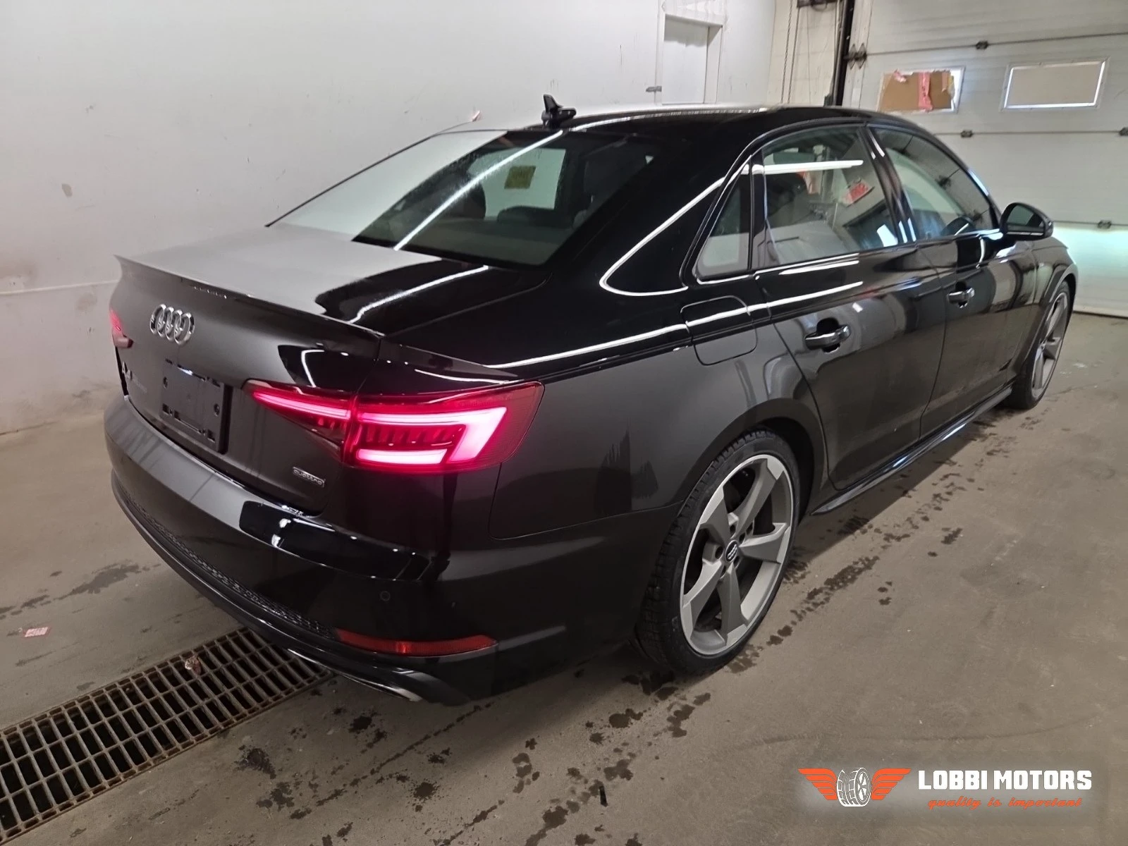 Audi A4, снимка 3 - Автомобили и джипове - 56103850