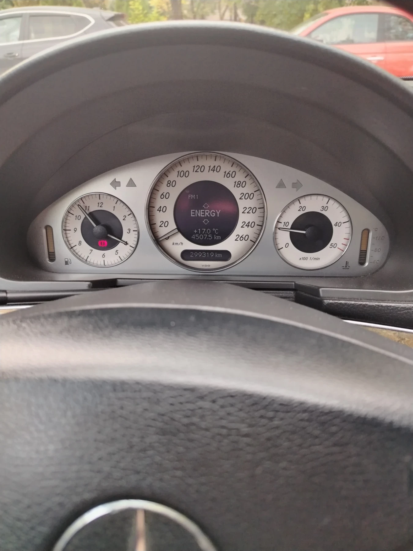 Mercedes-Benz E 270 2.7 CDI, снимка 11 - Автомобили и джипове - 56646985