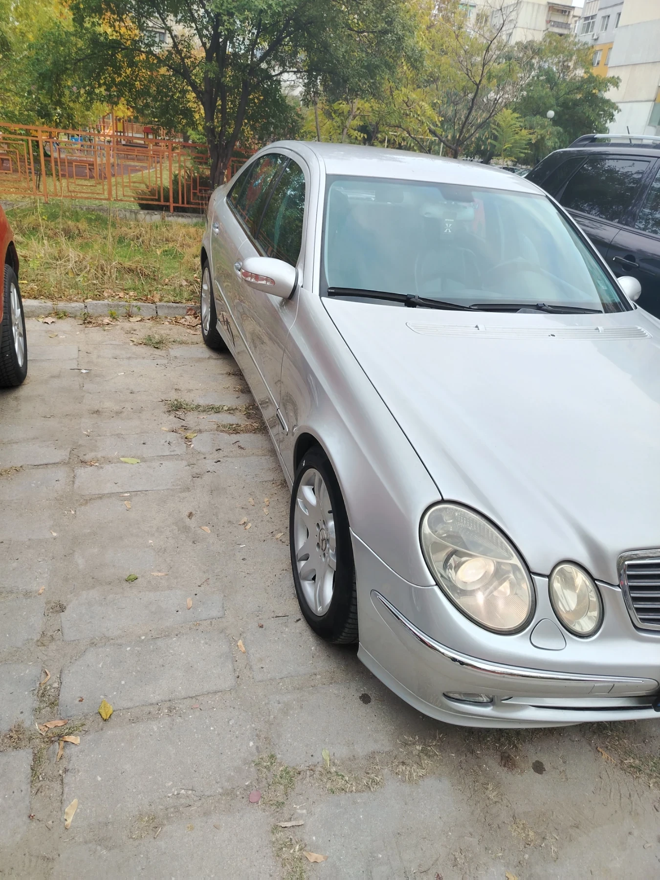 Mercedes-Benz E 270 2.7 CDI, снимка 2 - Автомобили и джипове - 56646985