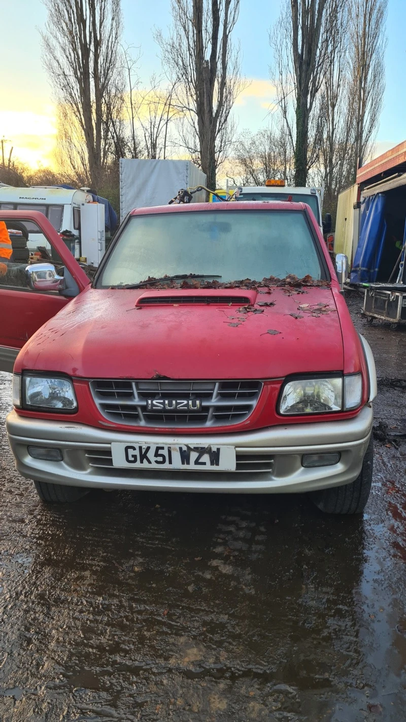 Isuzu D-max, снимка 1 - Автомобили и джипове - 43827939