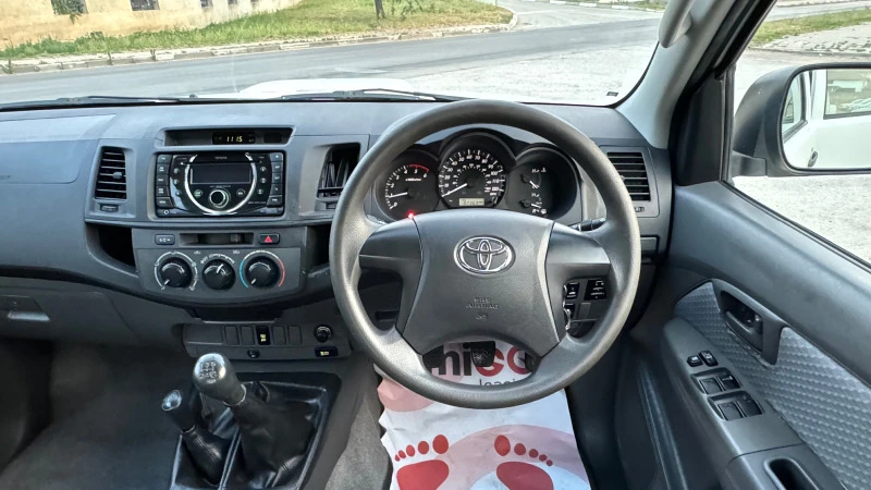 Toyota Hilux 2.5 Блокаж, снимка 11 - Автомобили и джипове - 47289333