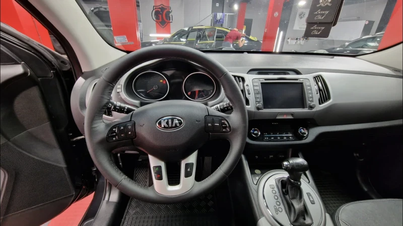 Kia Sportage, снимка 12 - Автомобили и джипове - 49178602