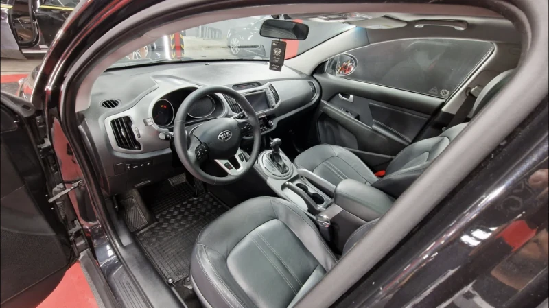 Kia Sportage, снимка 11 - Автомобили и джипове - 49178602