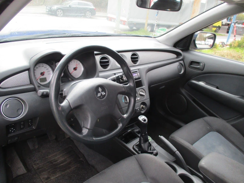 Mitsubishi Outlander, снимка 5 - Автомобили и джипове - 52527739