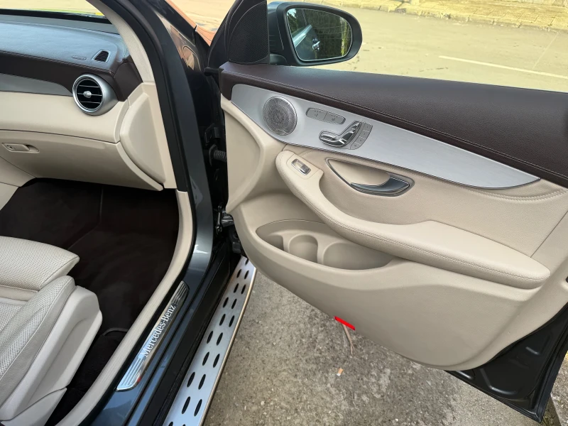 Mercedes-Benz GLC 300, снимка 14 - Автомобили и джипове - 52700871