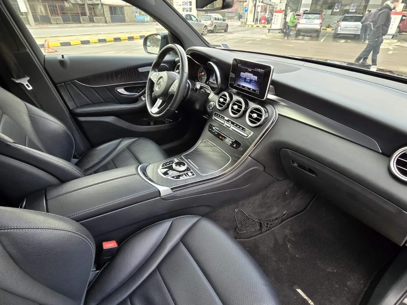 Mercedes-Benz GLC 250 4MATIC, снимка 16 - Автомобили и джипове - 53418909