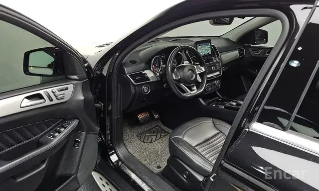 Mercedes-Benz GLE 350 D | COUPE | AMG | 360* CAM | H&K | ПАНОРАМА | , снимка 3 - Автомобили и джипове - 55504355