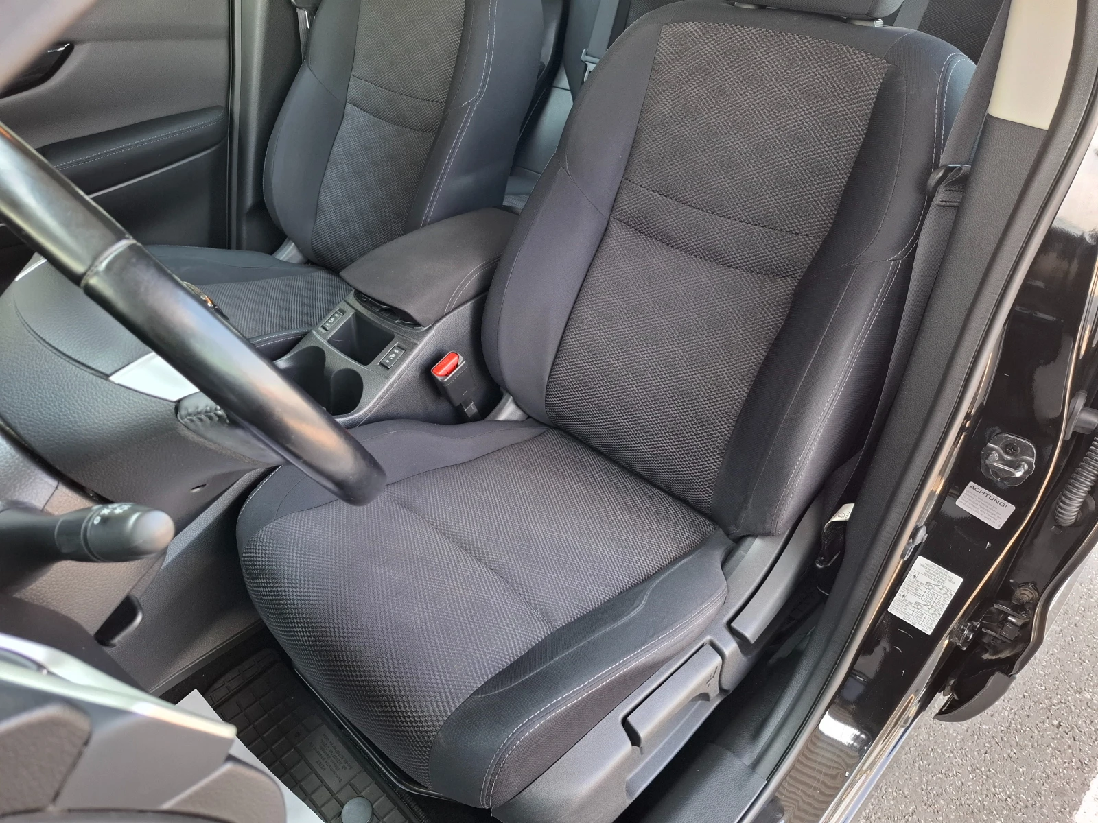 Nissan Qashqai 1.6 dCi* АВТОМАТИК* NAVI* 112500к.м.* CAMERA* LED - изображение 6