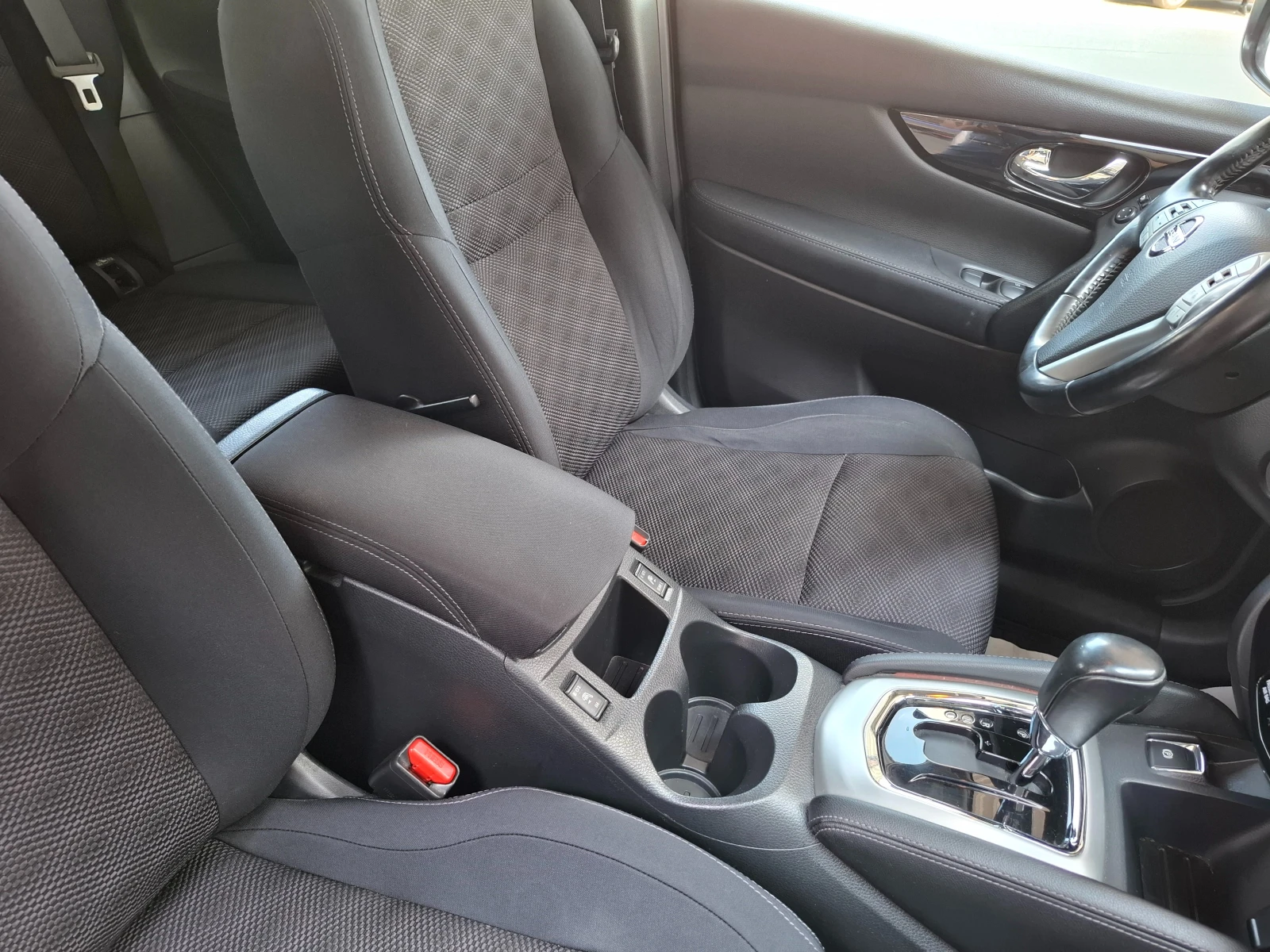 Nissan Qashqai 1.6 dCi* * NAVI* 112500..* CAMERA* LED | Mobile.bg   13