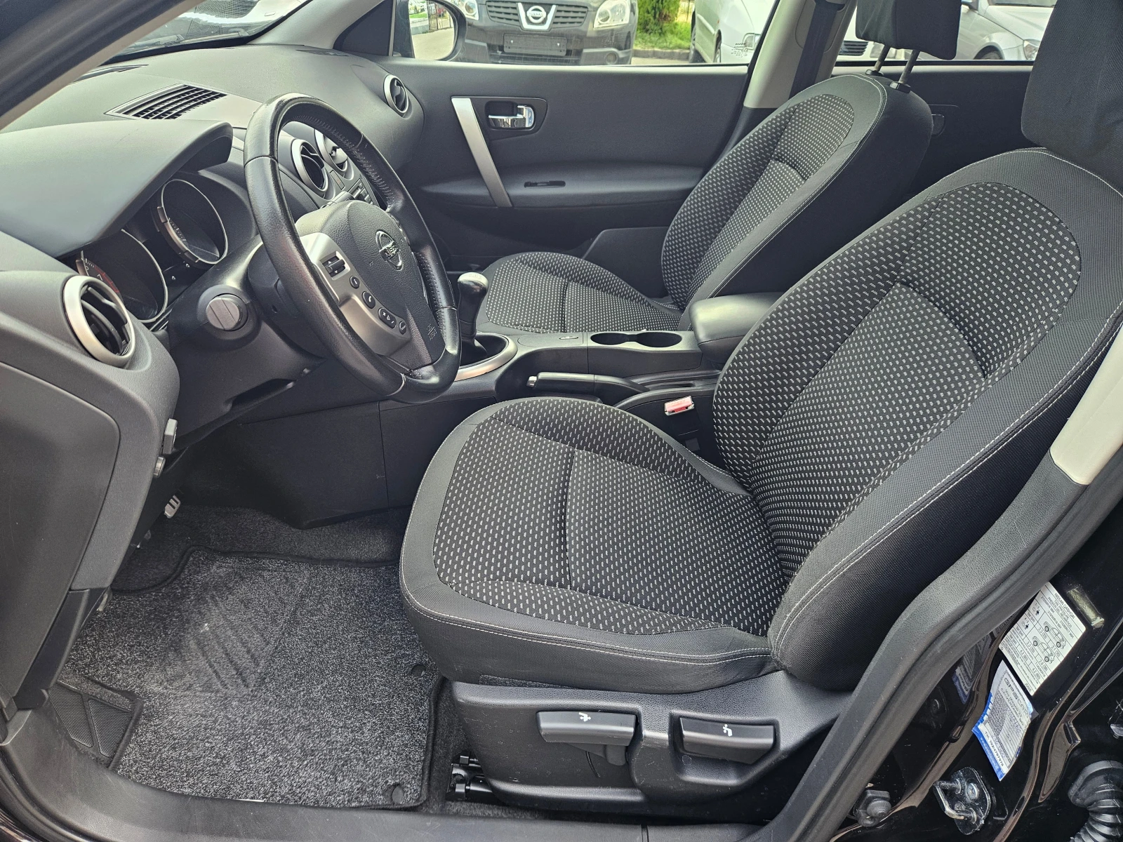 Nissan Qashqai 1.6i-Gaz.Inj./Navi/Камера/Панорамa - изображение 10