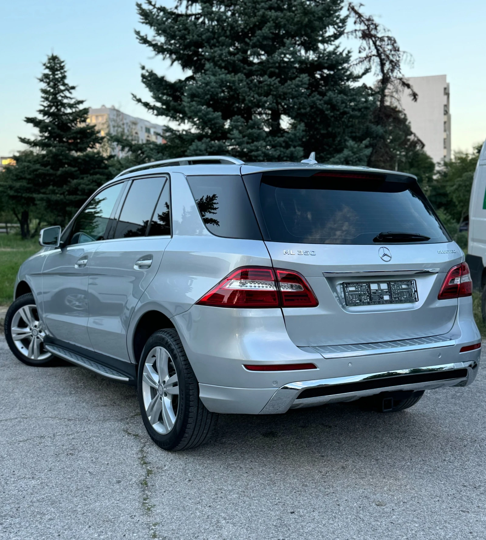Mercedes-Benz ML 350 163 000км* AMG* ПОДГРЕВ* 360 CAM* ПАНОРАМА* PARK A, снимка 4 - Автомобили и джипове - 55026620