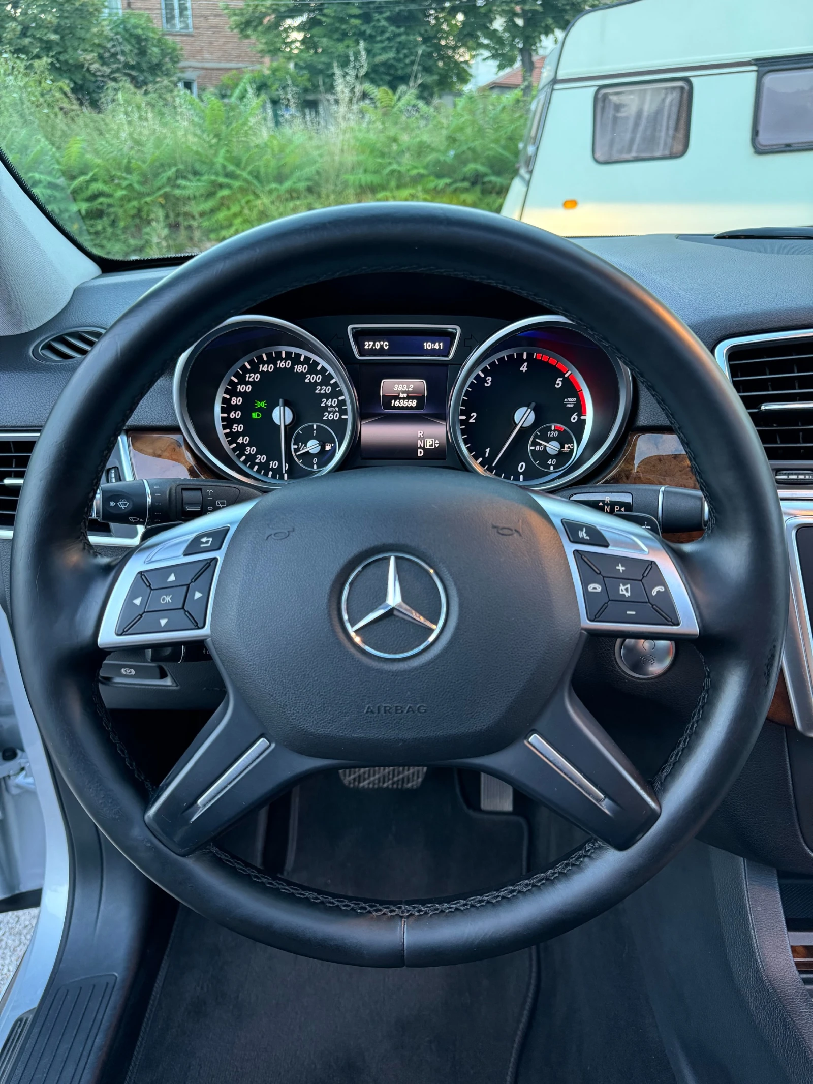 Mercedes-Benz ML 350 163 000км* AMG* ПОДГРЕВ* 360 CAM* ПАНОРАМА* PARK A, снимка 11 - Автомобили и джипове - 55026620