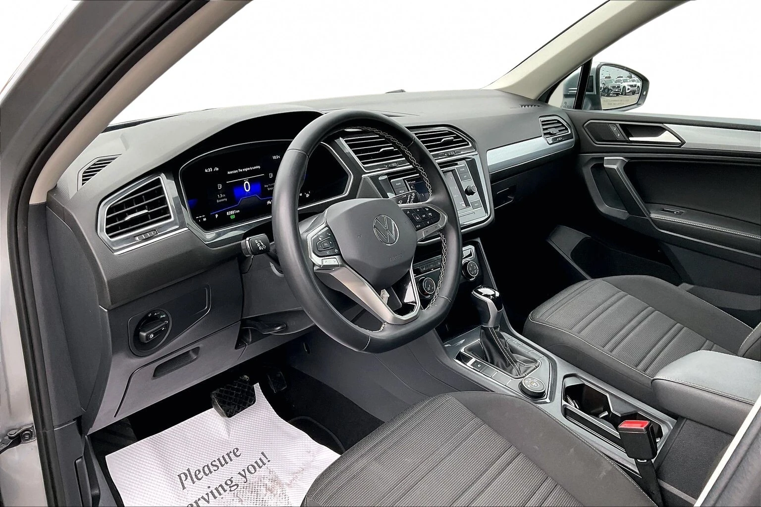 VW Tiguan 4Motion* АвтоКредит* (ЦЕНА ДО БГ), снимка 5 - Автомобили и джипове - 55224629