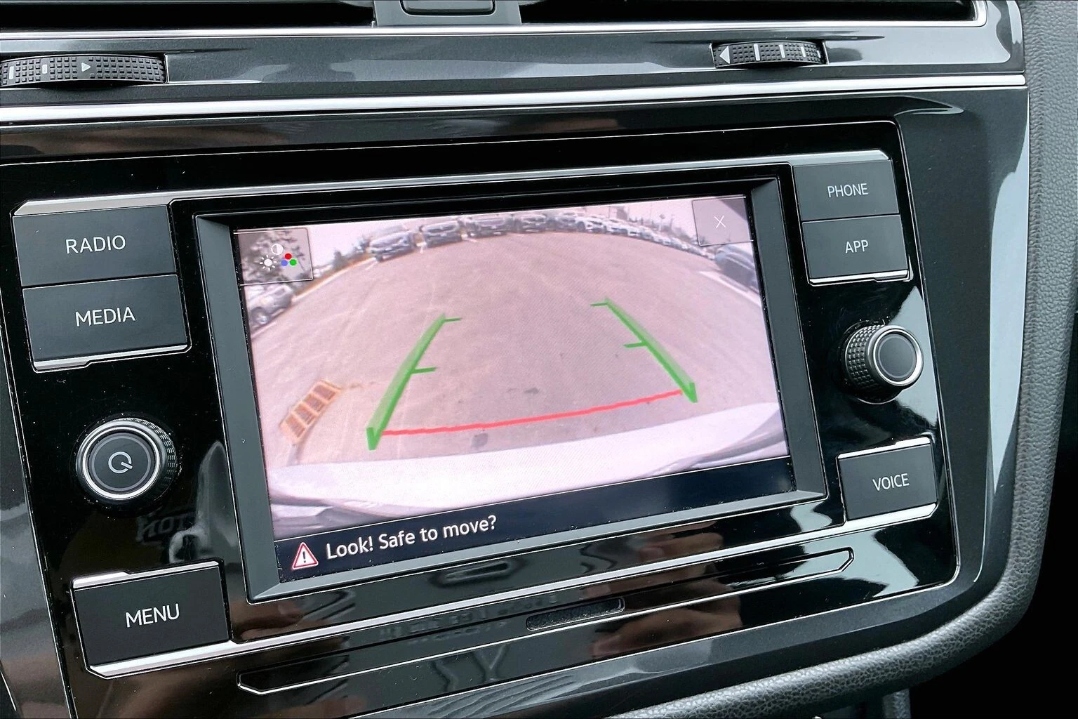 VW Tiguan 4Motion* АвтоКредит* (ЦЕНА ДО БГ), снимка 8 - Автомобили и джипове - 55224629