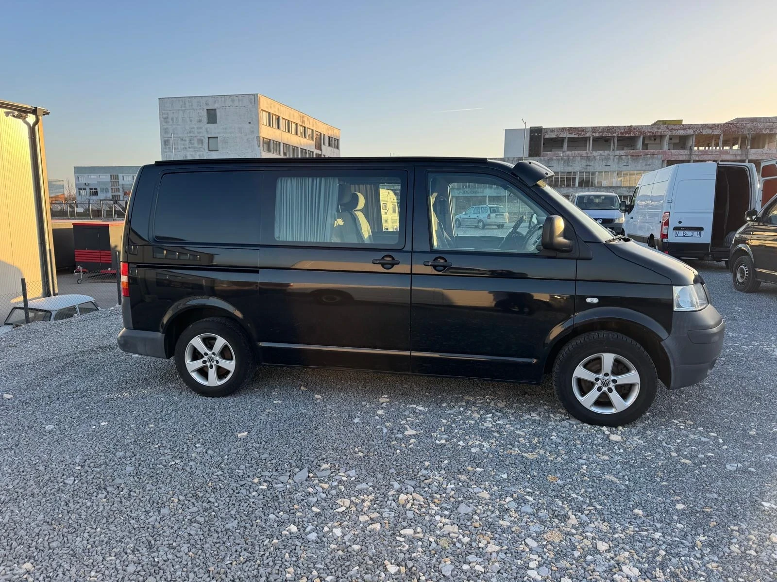 VW Transporter 2.5 TDI 131HP, снимка 4 - Бусове и автобуси - 54515356