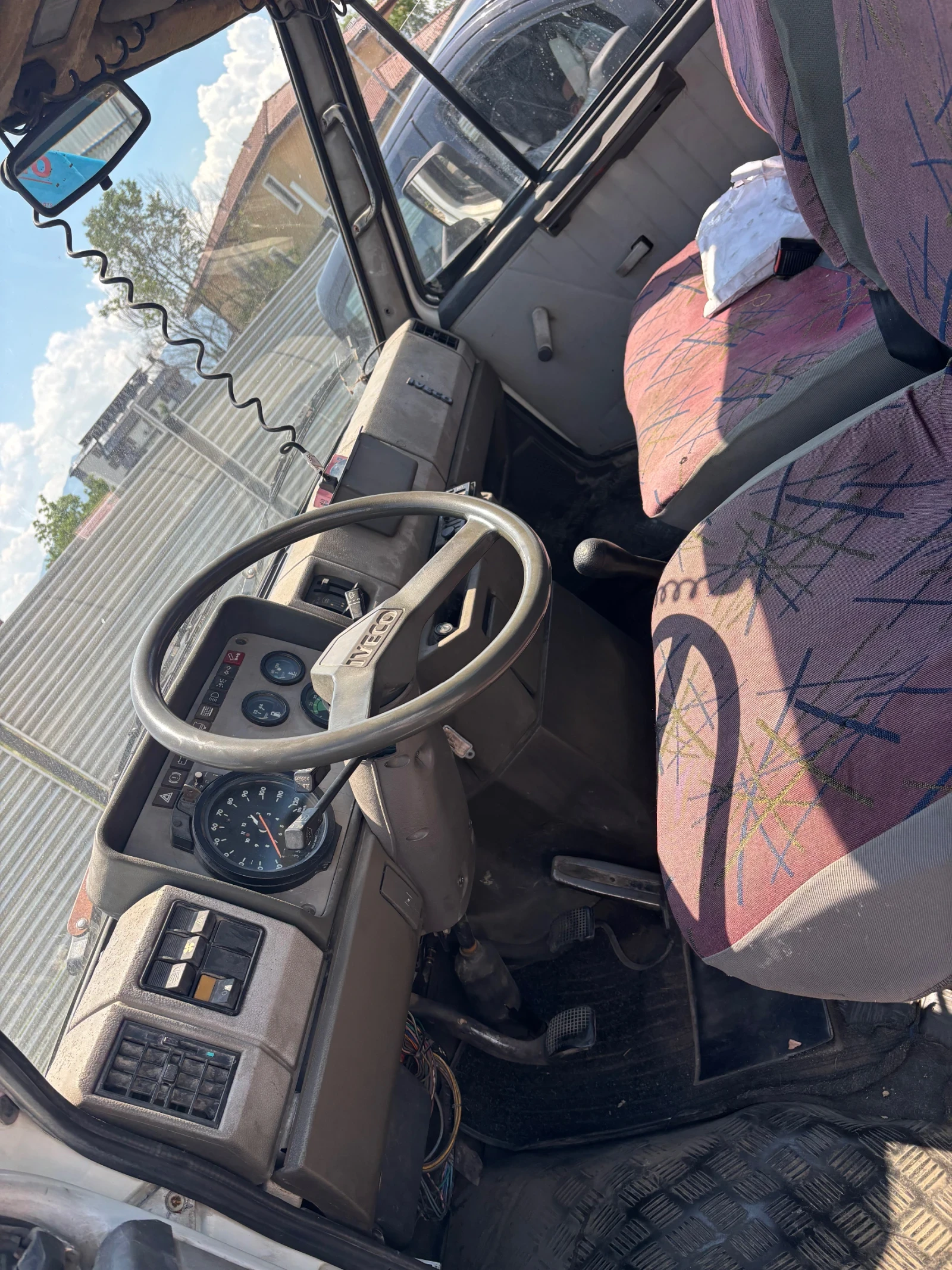 Iveco Daily 1500кг кран самосвал, снимка 2 - Бусове и автобуси - 55809147