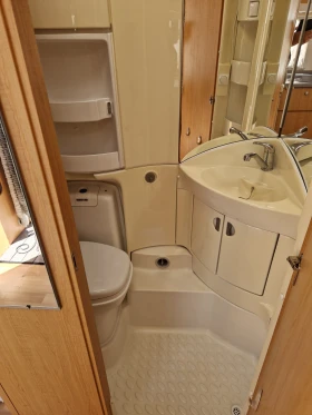 Каравана Knaus Südwind 500 Швейцария, снимка 16