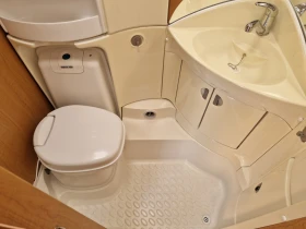 Каравана Knaus Südwind 500 Швейцария, снимка 15