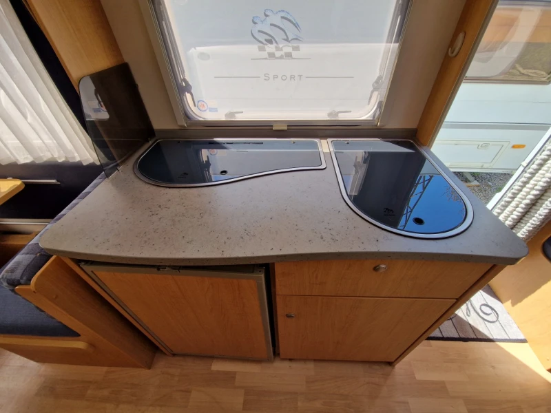 Каравана Knaus S&#252;dwind 500 Швейцария, снимка 9 - Каравани и кемпери - 52533056