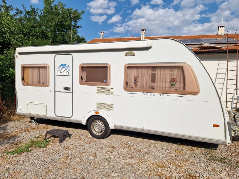 Каравана Knaus S&#252;dwind 500 Швейцария, снимка 2 - Каравани и кемпери - 52533056
