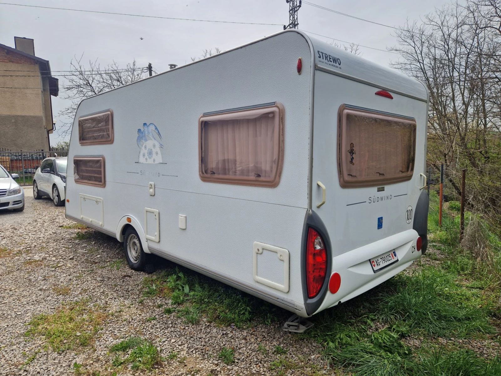 Каравана Knaus Sudwind 500 Швейцария, снимка 3 - Каравани и кемпери - 54219882